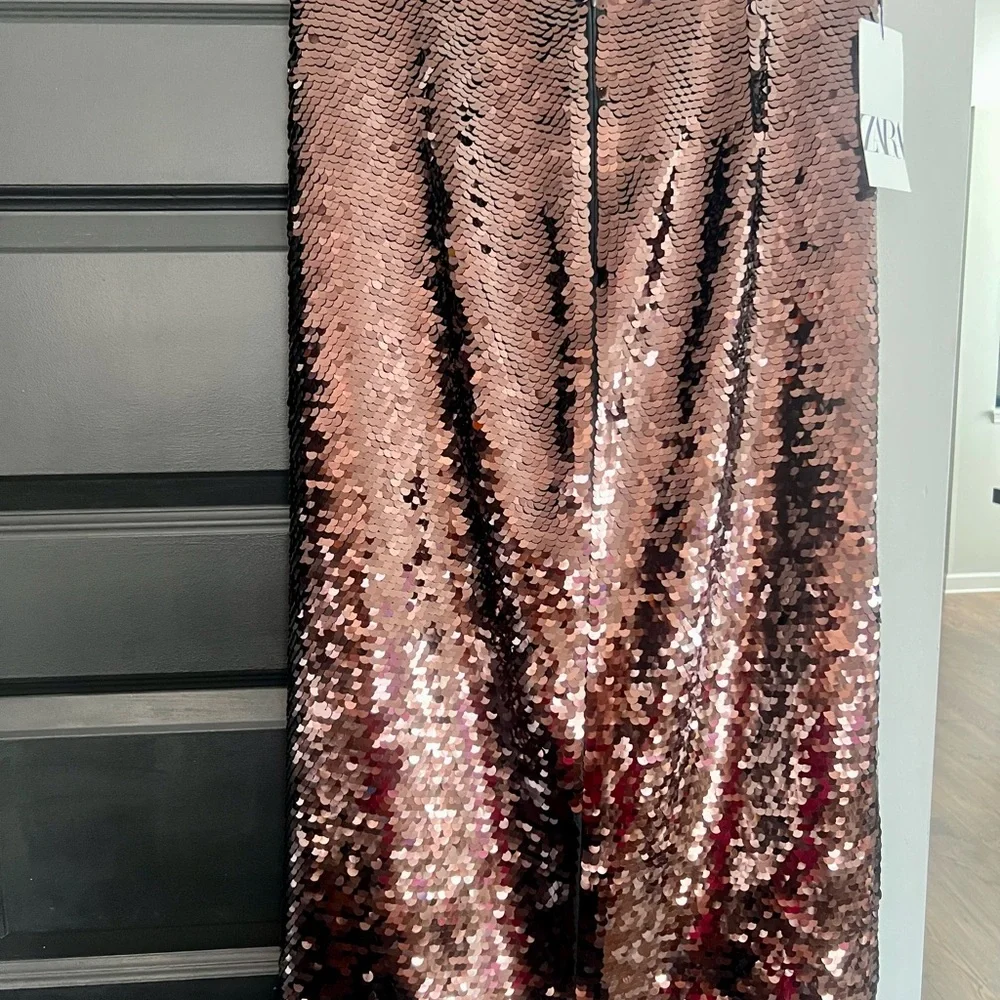Zara Sequin Skirt in Rose Goldish Dark Maroon. - Picture 2 of 9